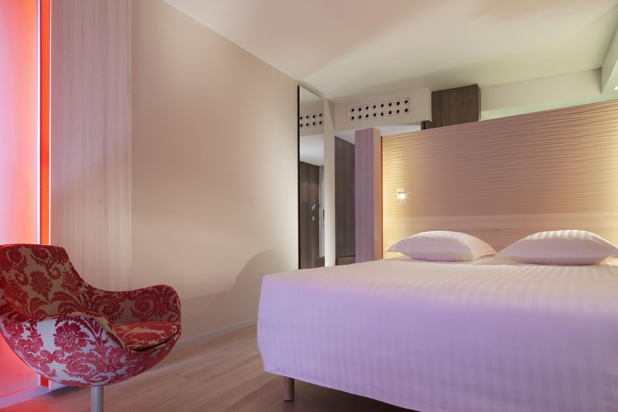 Отель Oceania Clermont Ferrand Экстерьер фото