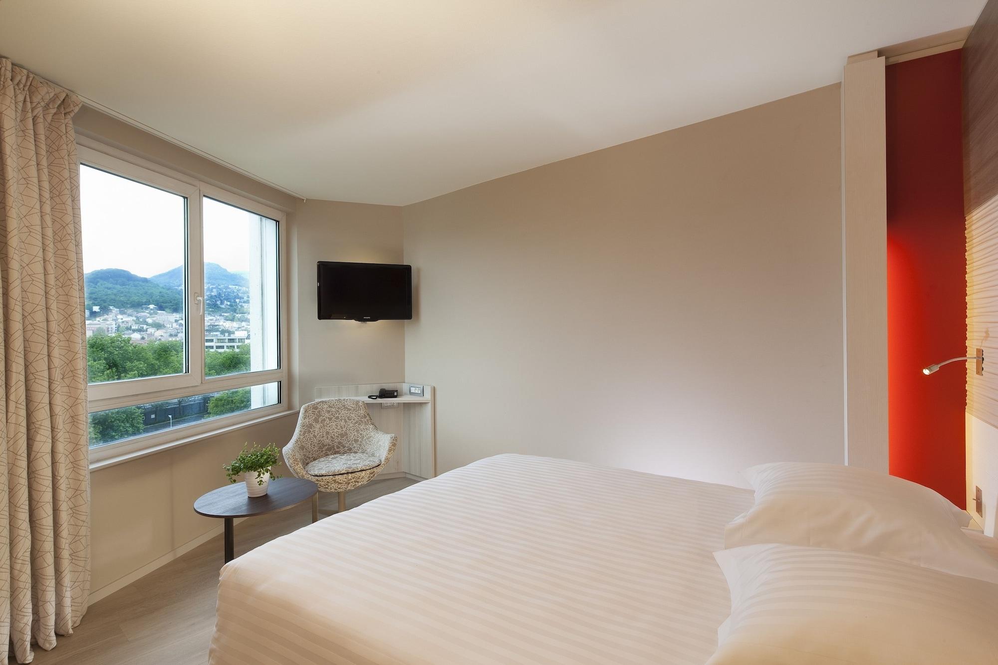 Отель Oceania Clermont Ferrand Экстерьер фото