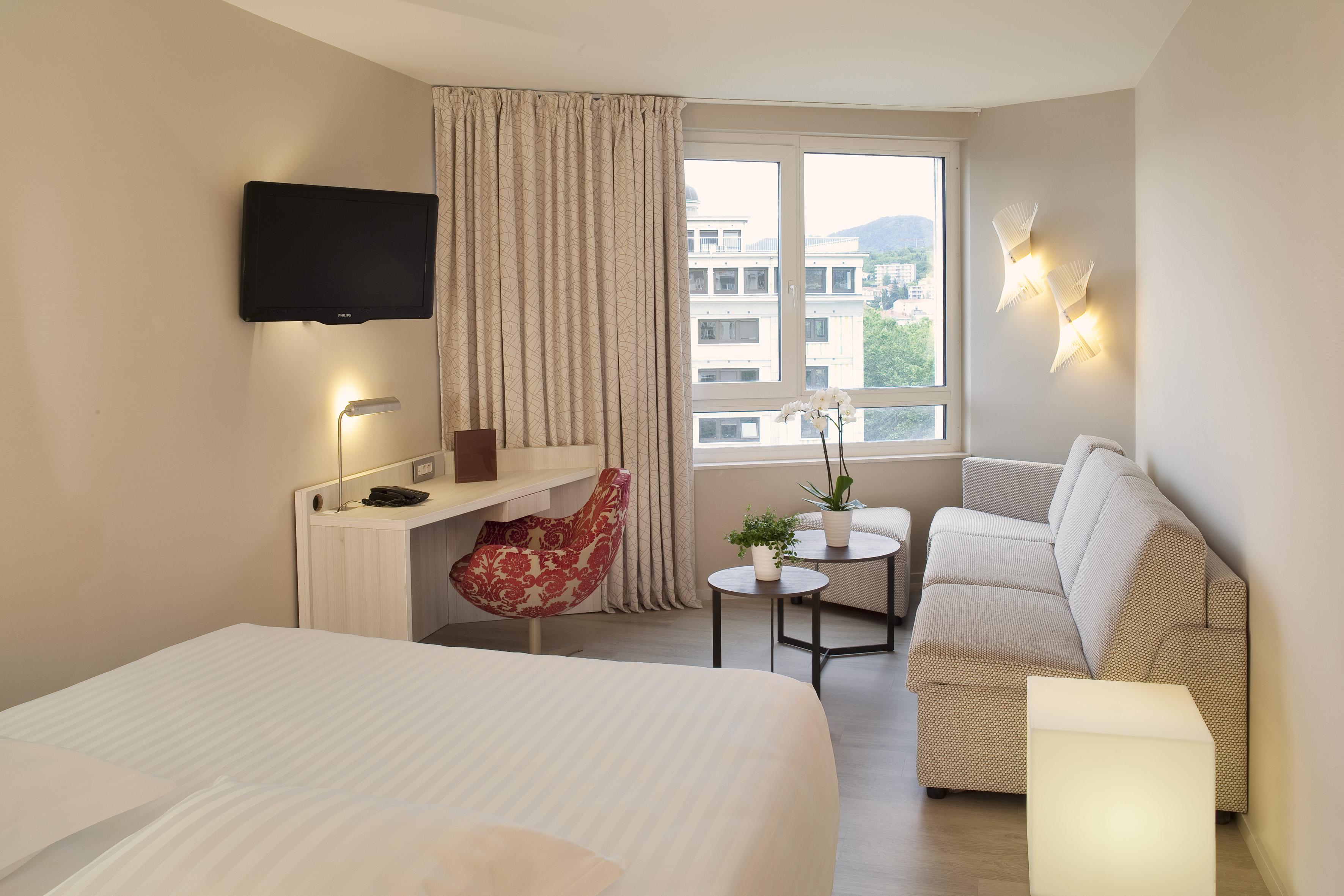 Отель Oceania Clermont Ferrand Экстерьер фото